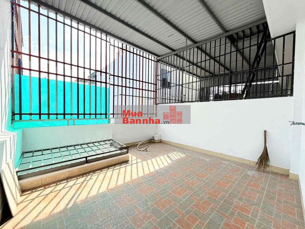 Giảm 300tr, nhà 4.5m x 12m 4 tầng hẻm 8m thông đường Nguyễn Ảnh Thủ