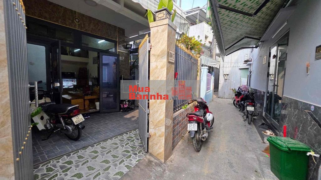 Nhà nở hậu Trung tâm thành phố