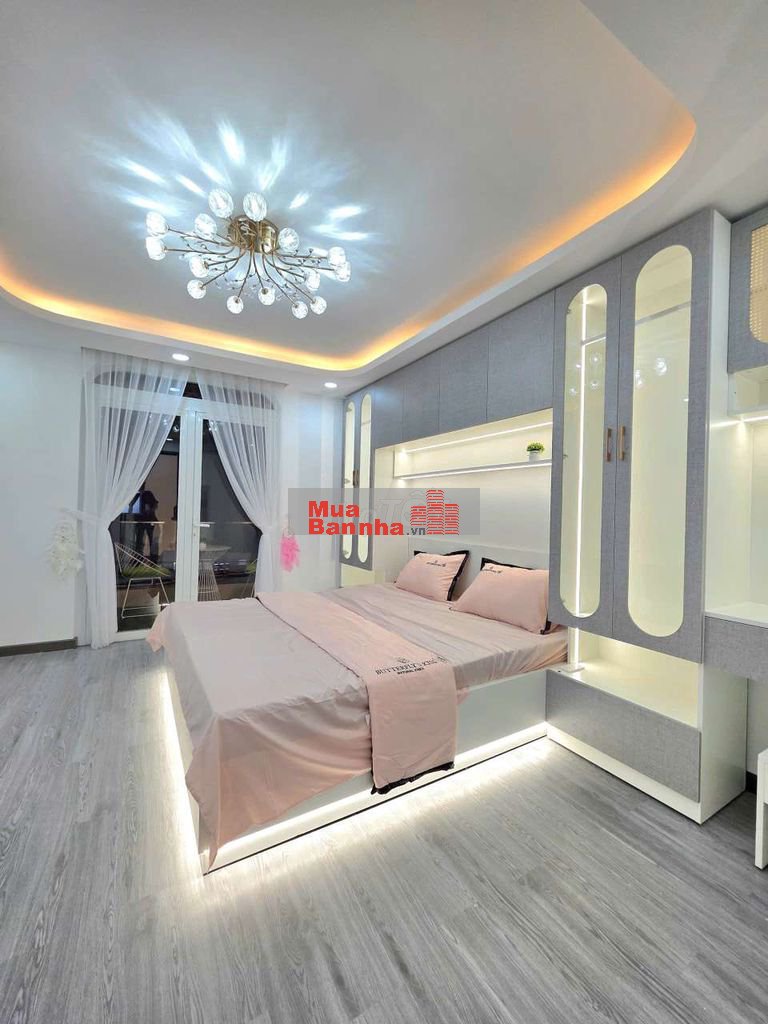 chính chủ bán nhà 3 lầu shr hẻm 1056 huỳnh Tấn Phát