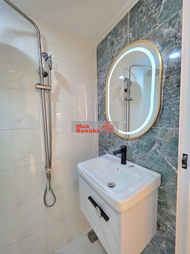 chính chủ bán nhà 3 lầu shr hẻm 1056 huỳnh Tấn Phát