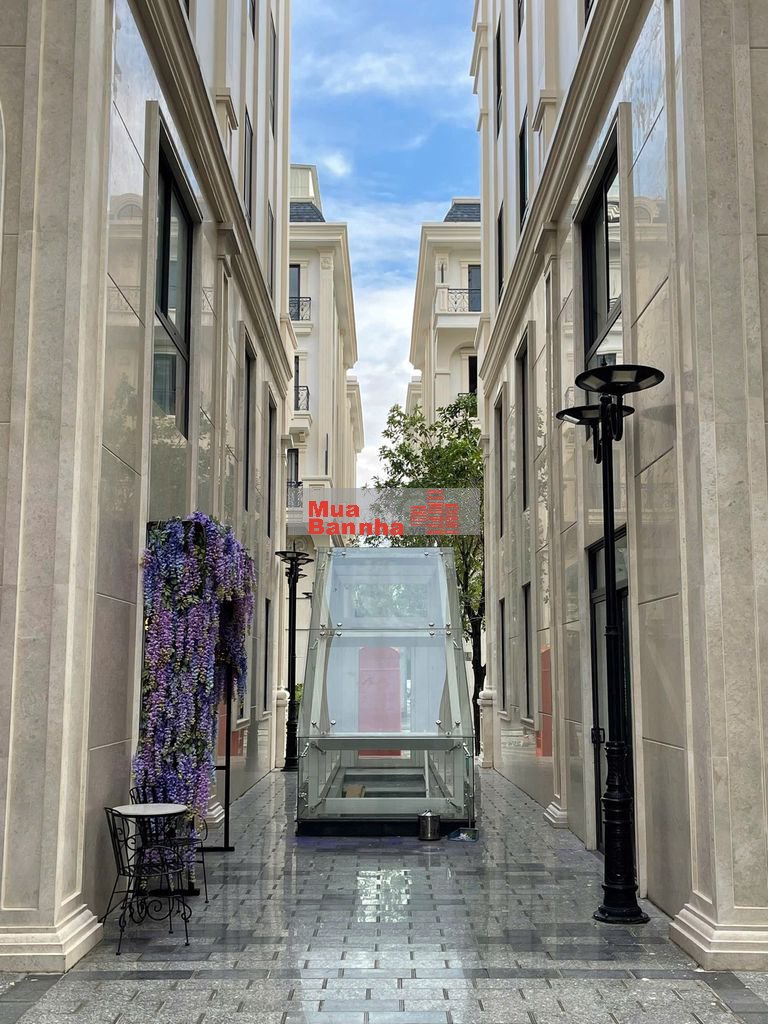 CẦN BÁN GẤP SHOPHOUSE XẺ KHE TẠI KHU ROYAL VẠN PHÚC GIÁ CỰC TỐT!