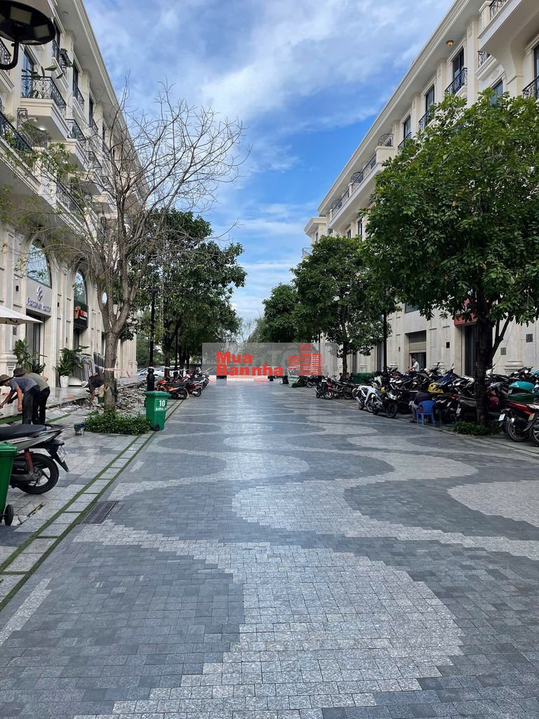 CẦN BÁN GẤP SHOPHOUSE XẺ KHE TẠI KHU ROYAL VẠN PHÚC GIÁ CỰC TỐT!