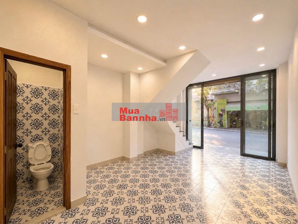 NHÀ 30M, 5 TẦNG, MT HUỲNH VĂN BÁNH, 10.5 TỶ