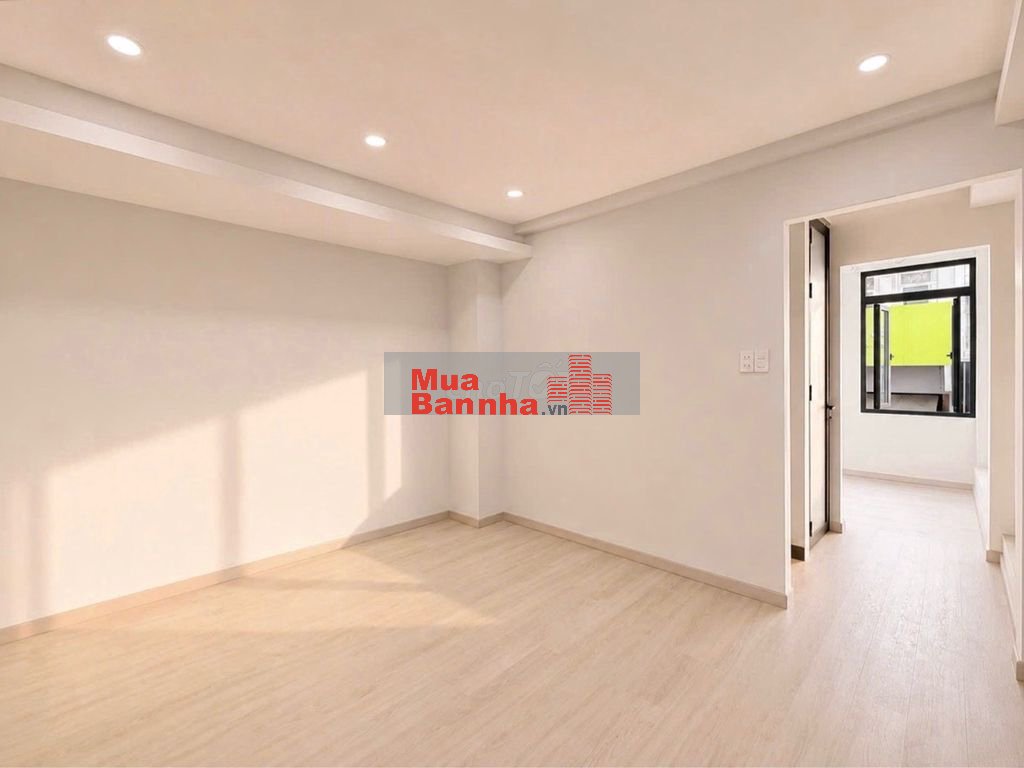 NHÀ 30M, 5 TẦNG, MT HUỲNH VĂN BÁNH, 10.5 TỶ