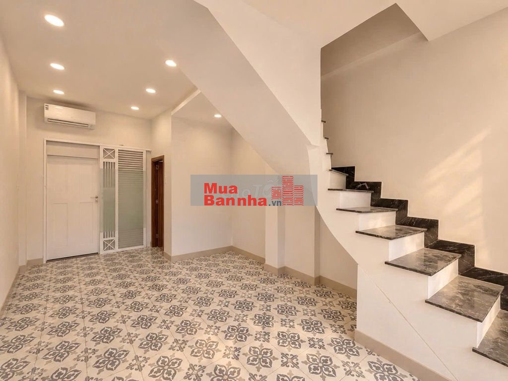 NHÀ 30M, 5 TẦNG, MT HUỲNH VĂN BÁNH, 10.5 TỶ