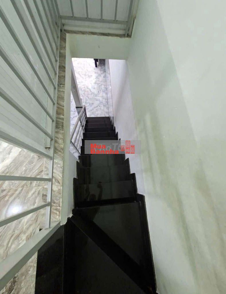 NHÀ MỚI ĐƯỜNG TO