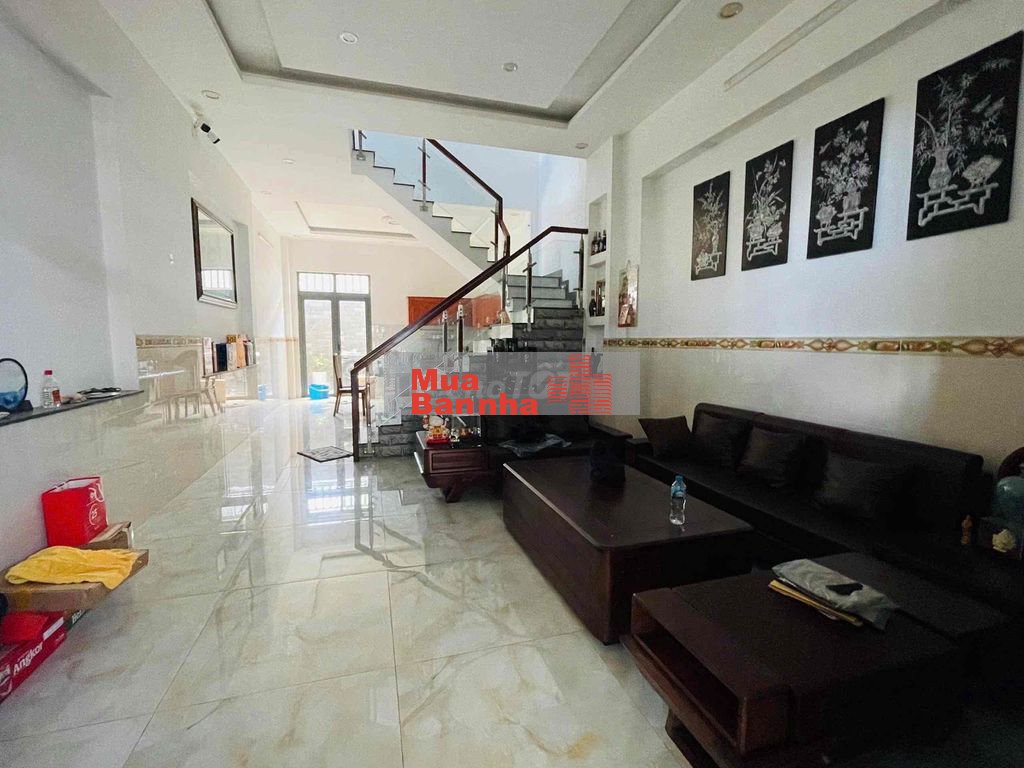 ban nhà sô Hồng riêng dt 85,1m Gia 5ty5 còn bớt