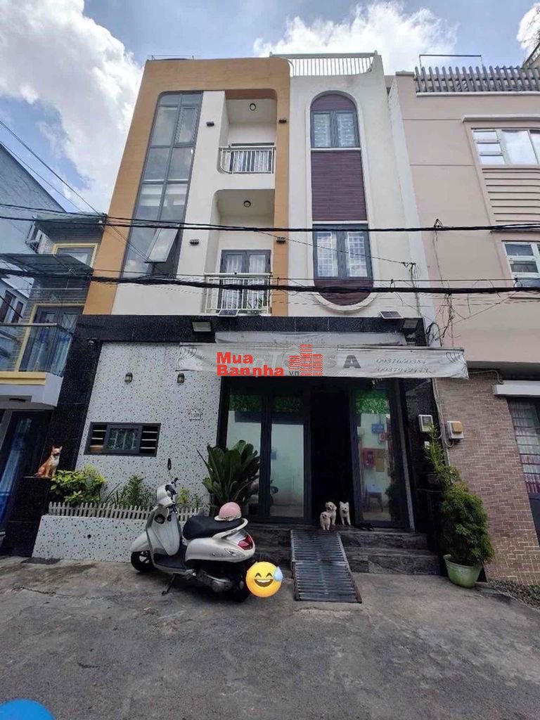 Ngay Tân Thành, Q. Tân Phú - Ngang 6.5m; 3 tầng - Hẻm oto. Hơn 6 tỷ