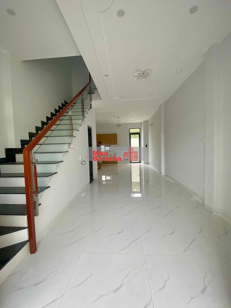 Bán gấp nhà 2 mặt tiền Phú Mỹ, sạch đẹp mới nở hậu 5.25m