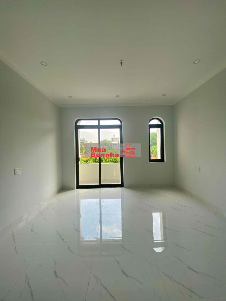 Bán gấp nhà 2 mặt tiền Phú Mỹ, sạch đẹp mới nở hậu 5.25m
