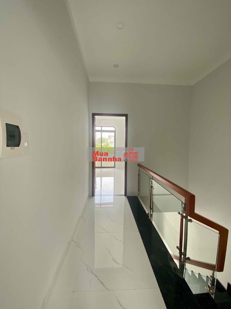 Bán gấp nhà 2 mặt tiền Phú Mỹ, sạch đẹp mới nở hậu 5.25m