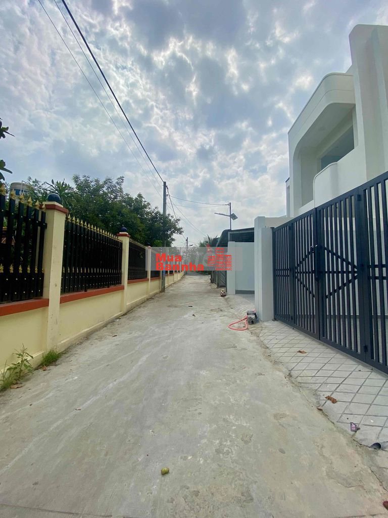 Bán gấp nhà 2 mặt tiền Phú Mỹ, sạch đẹp mới nở hậu 5.25m