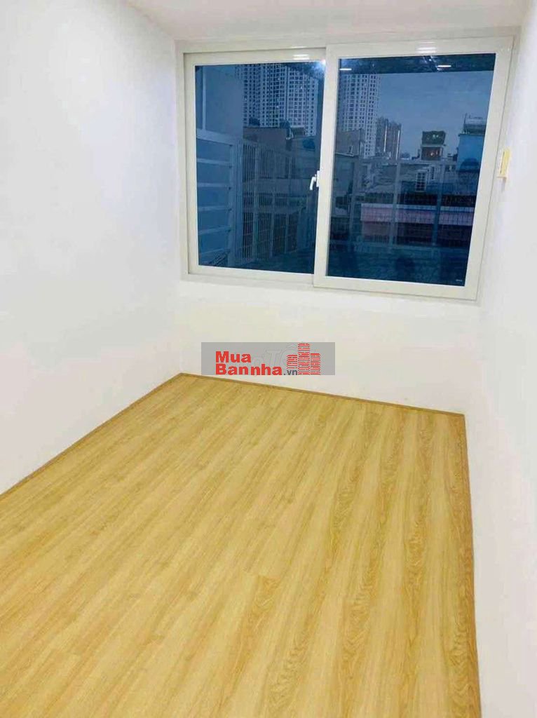 Xe Hơi Đỗ Cửa 3 Tầng Không Quy Q7