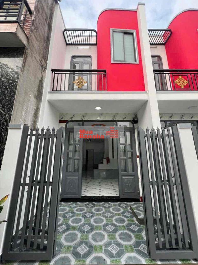 NHÀ NGAY CHỢ