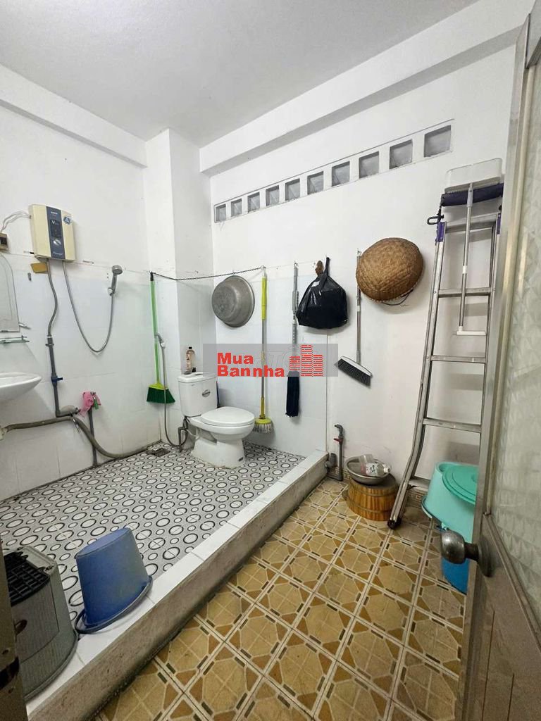 MẶT TIỀN KINH DOANH XE HƠI THÔNG LƯƠNG HỮU KHÁNH Q1
