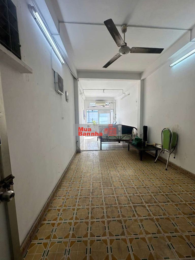 MẶT TIỀN KINH DOANH XE HƠI THÔNG LƯƠNG HỮU KHÁNH Q1