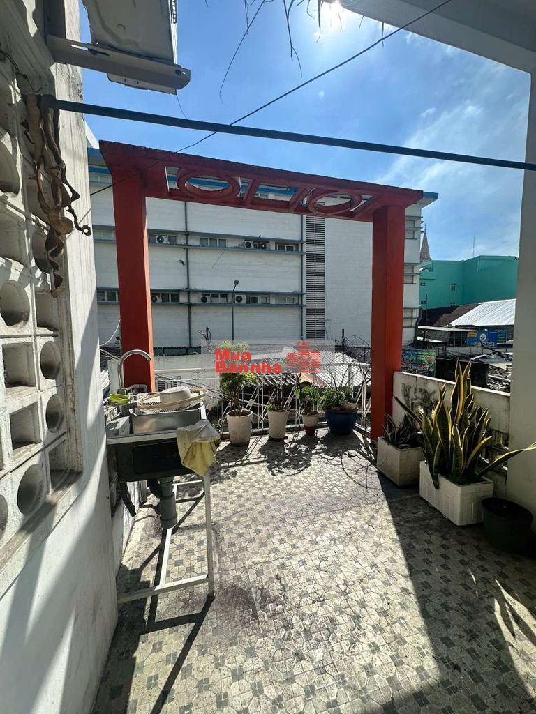MẶT TIỀN KINH DOANH XE HƠI THÔNG LƯƠNG HỮU KHÁNH Q1
