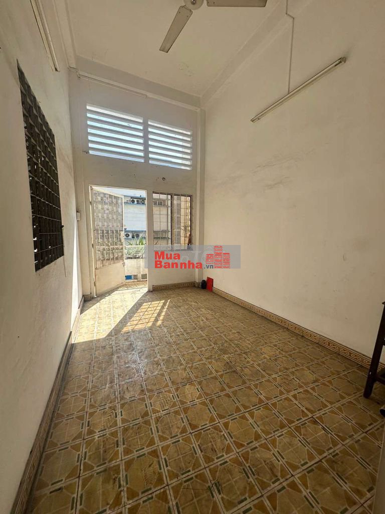 MẶT TIỀN KINH DOANH XE HƠI THÔNG LƯƠNG HỮU KHÁNH Q1