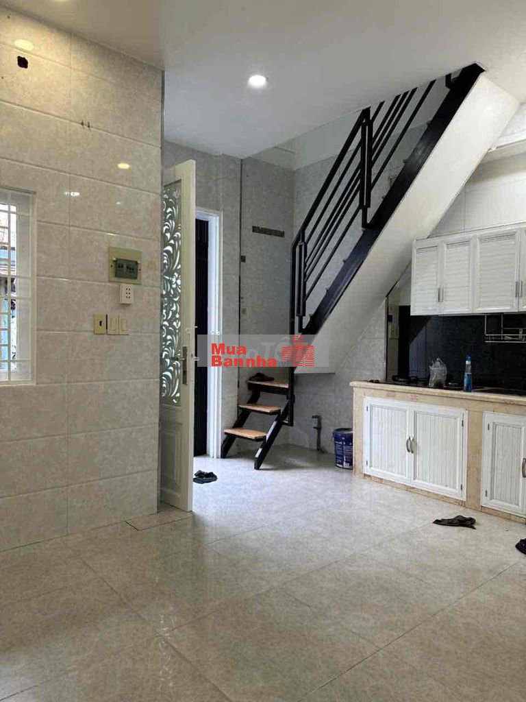 Bán Nhà 2 lầu. sổ Hồng đẹp. vị trí đẹp