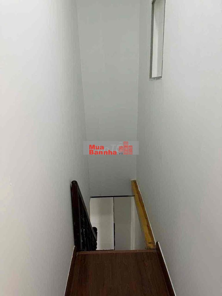 Bán Nhà 2 lầu. sổ Hồng đẹp. vị trí đẹp