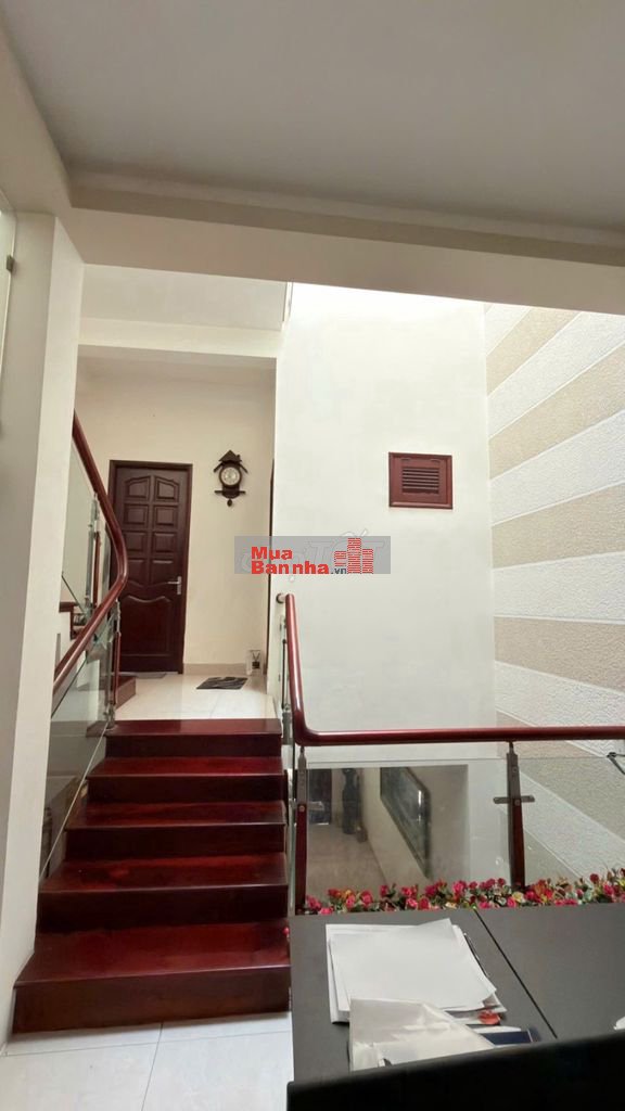 🔥 MẶT TIỀN ĐẶNG DUNG – KINH DOANH SẦM UẤT – Ô TÔ NGỦ TRONG NHÀ🔥