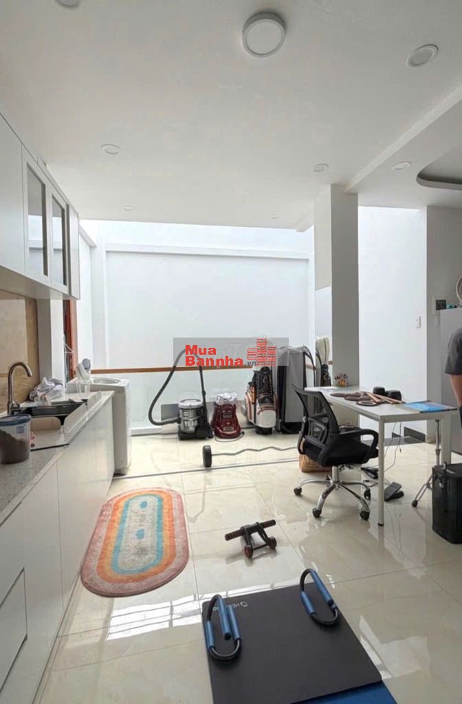 Giảm Sốc 2.6ty, Mặt Tiền Đường, Ngang Lớn 12M, 4 Tầng 68m2, chỉ 10.9ty