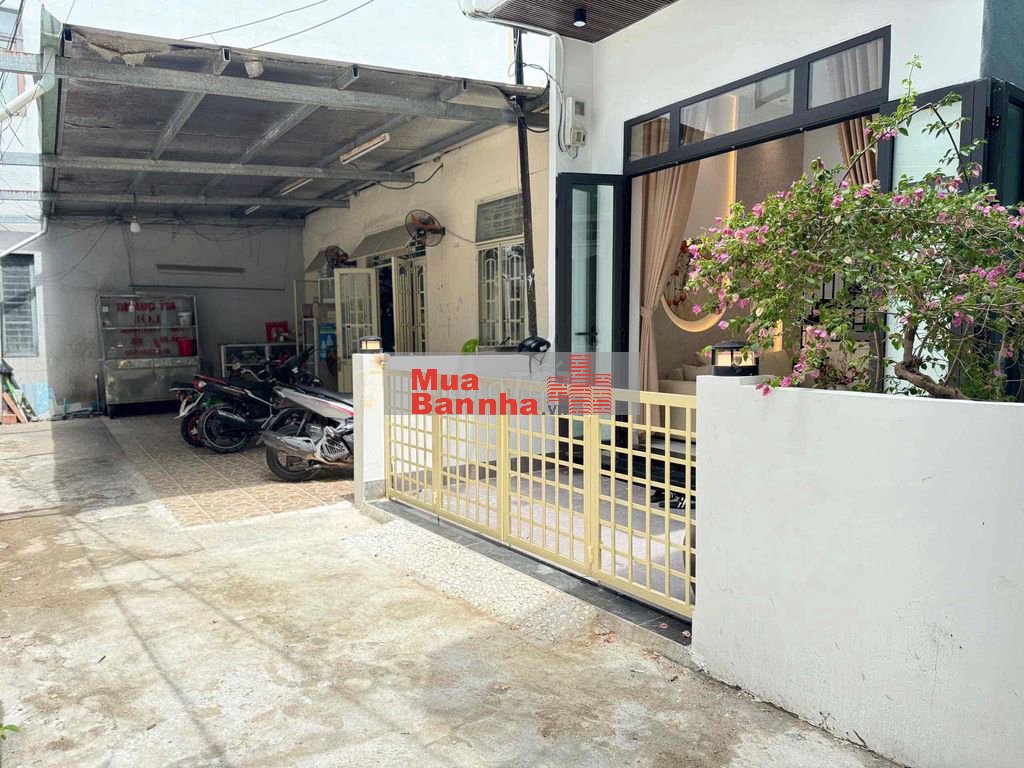 🔥NHÀ 2 TẦNG KIỆT TRƯNG NỮ VƯƠNG CÁCH ĐƯỜNG 30M - CÓ SÂN XE RỘNG