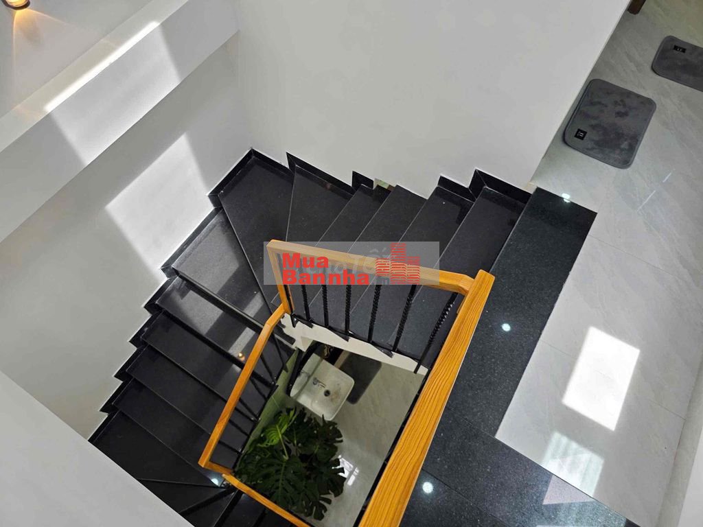 🔥NHÀ 2 TẦNG KIỆT TRƯNG NỮ VƯƠNG CÁCH ĐƯỜNG 30M - CÓ SÂN XE RỘNG