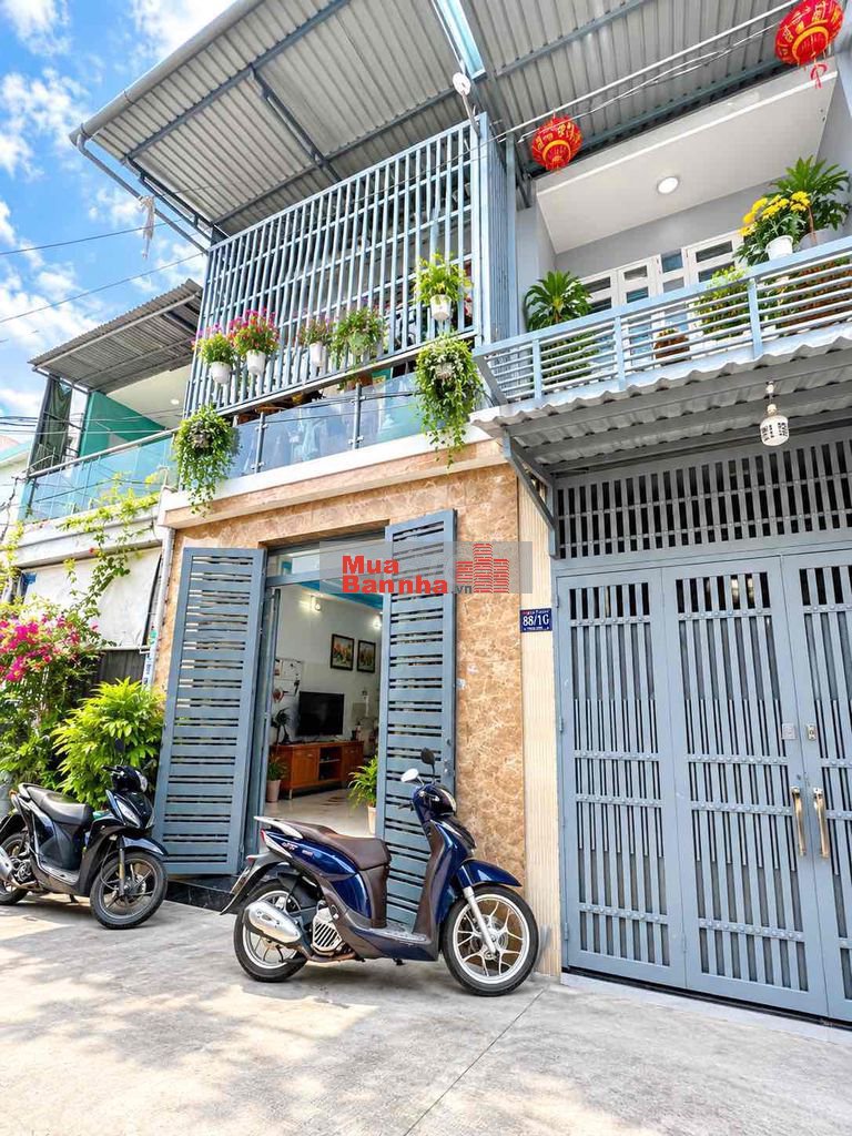 nhỉnh 2 tỷ - 2 tầng nhà đẹp 4x11, ngay Nguyễn Ảnh Thủ Trung Mỹ Tây