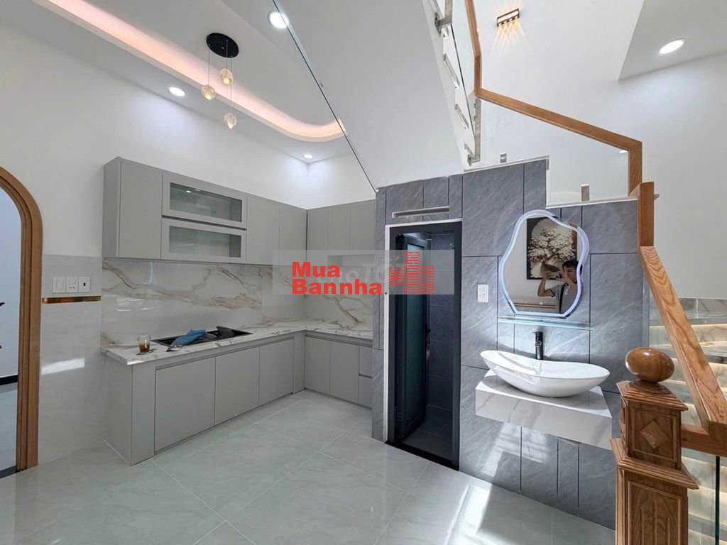 NHÀ 2 LẦU (4.3X13) MỚI ĐẸP HẺM THÔNG ĐẸP ĐƯỜNG HẬU GIANG GIÁ TỐT