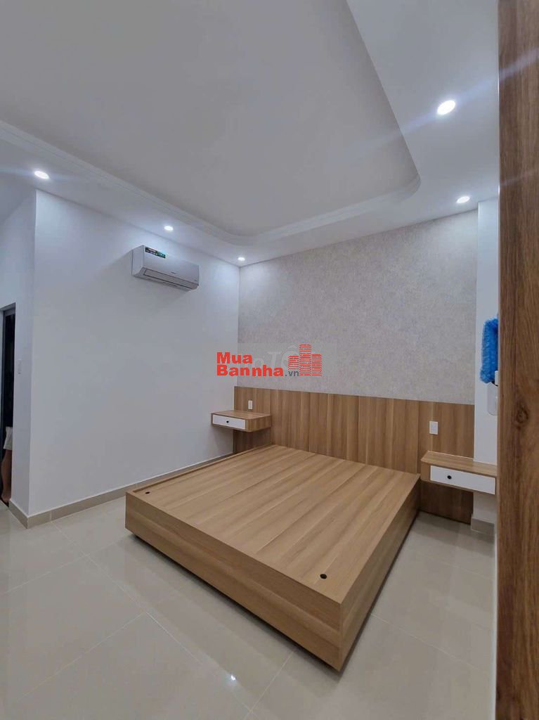 bán nhà hẻm rộng ,