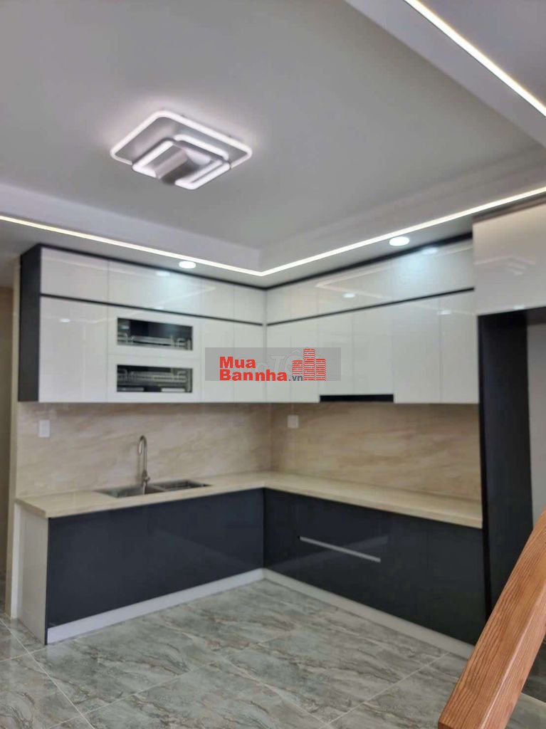 bán nhà hẻm rộng ,