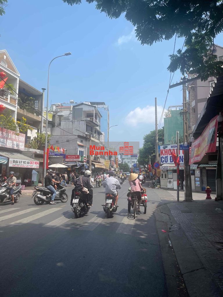 giảm 2,5 ti bán gấp nhà mtkd 108 phạm văn hai 4,05x28