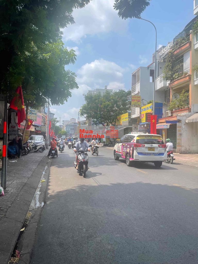 giảm 2,5 ti bán gấp nhà mtkd 108 phạm văn hai 4,05x28