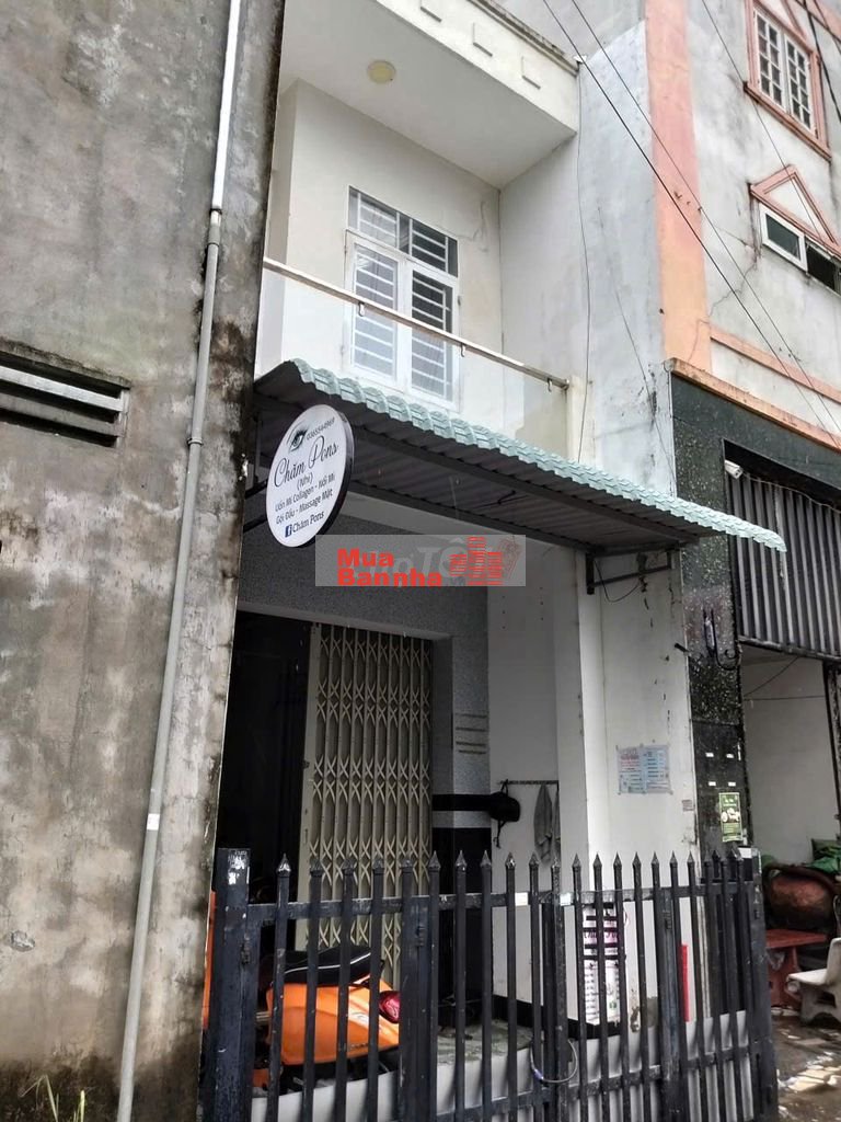 Bán nhà gần Bệnh viện đa khoa An Giang 2.1 ty, thương lượng tốt
