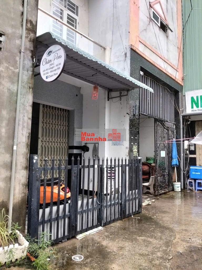 Bán nhà gần Bệnh viện đa khoa An Giang 2.1 ty, thương lượng tốt