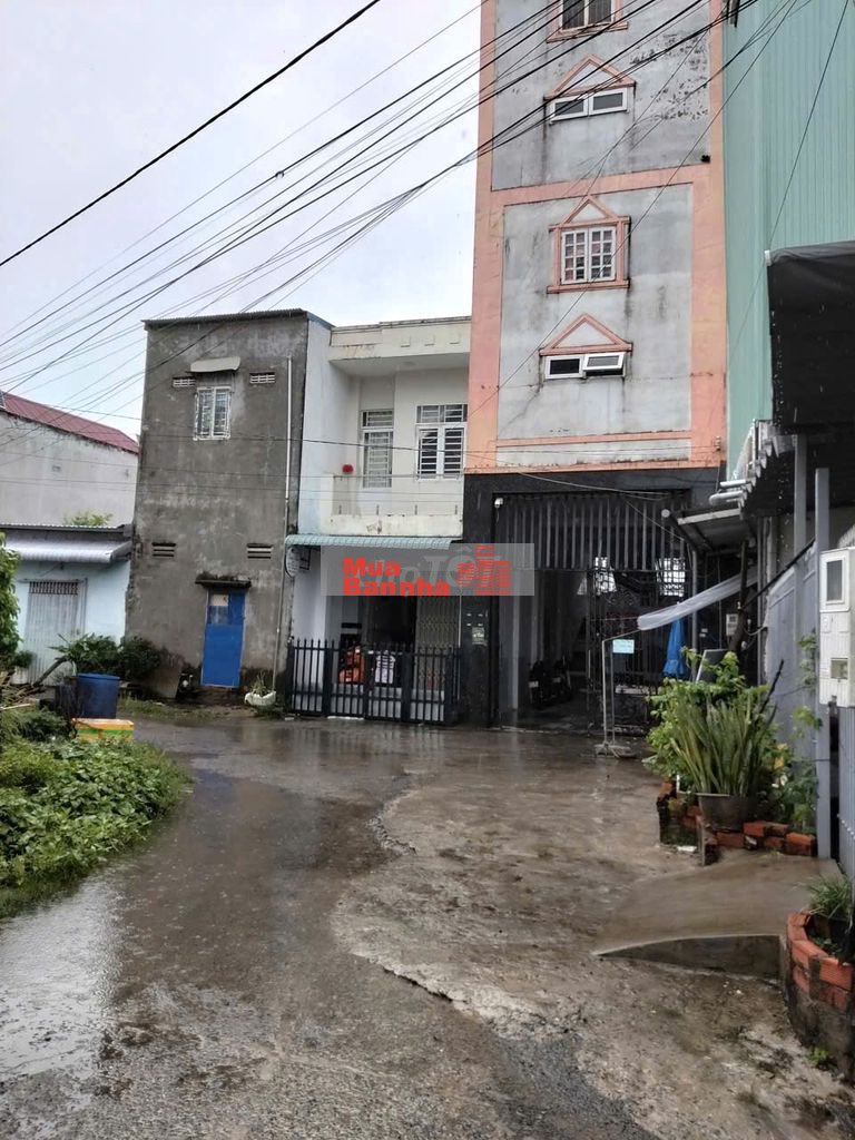 Bán nhà gần Bệnh viện đa khoa An Giang 2.1 ty, thương lượng tốt