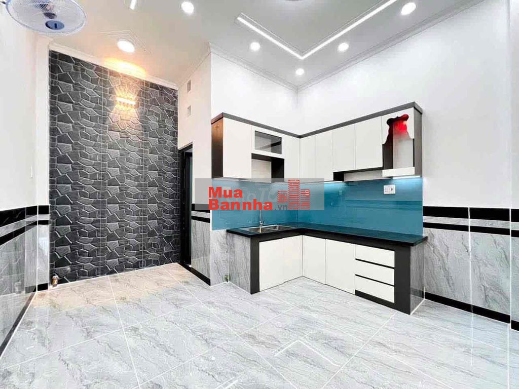 Nhà đẹp 4m x 13m 2 tầng có sân để xe chỉ 30m ra đường Trần Thị Cờ