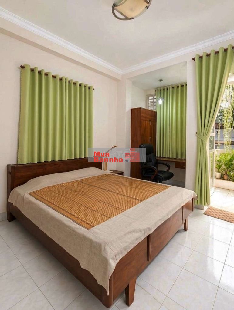 XE HƠI đậu trong sân. 68m²x4Tầng NHÀ ĐẸP ra đường Lê Quang Định