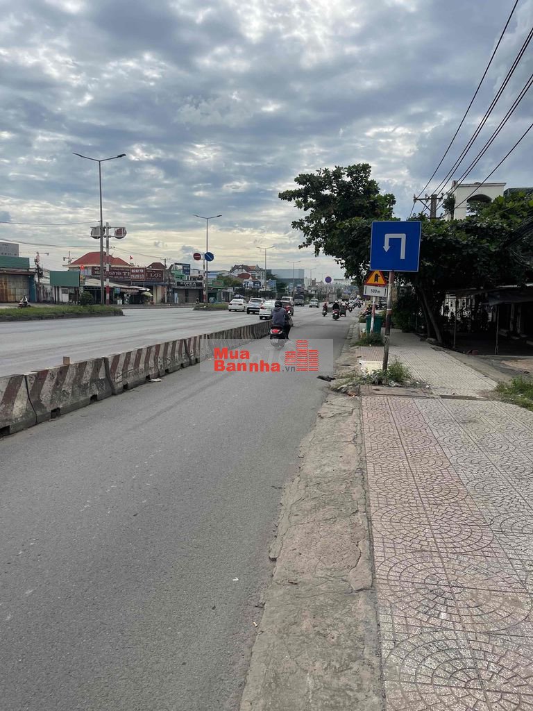 bán nhà mặt tiền quốc lộ 51. phường long hưng . thành phố đồng nai.
