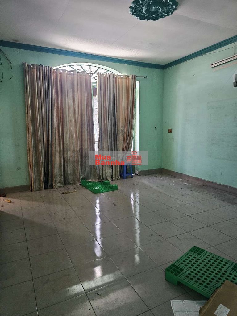 Nhà cấp 4 có lửng , vừa ở vừa kinh doanh.
