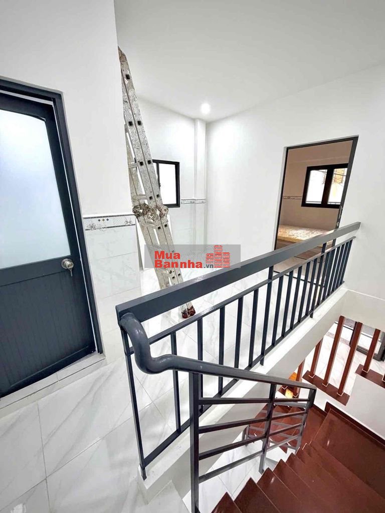 Nhà 4 x 8 - Nhỉnh 2 Tỷ - Sổ Riêng - Hoà Bình, Lê Văn Quới, Phan Anh