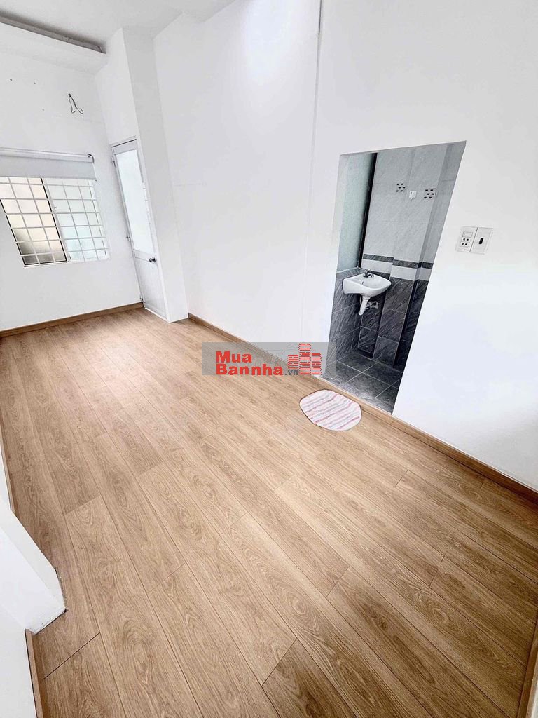 Nhà cách ngã 6 GV 200m, cho thuê 6tr/tháng, khu dân cư an ninh, nhà mo