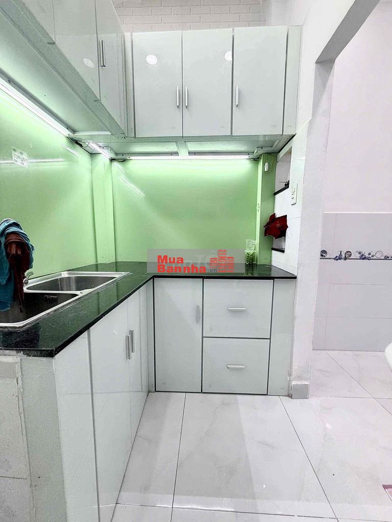 Nhà cách ngã 6 GV 200m, cho thuê 6tr/tháng, khu dân cư an ninh, nhà mo