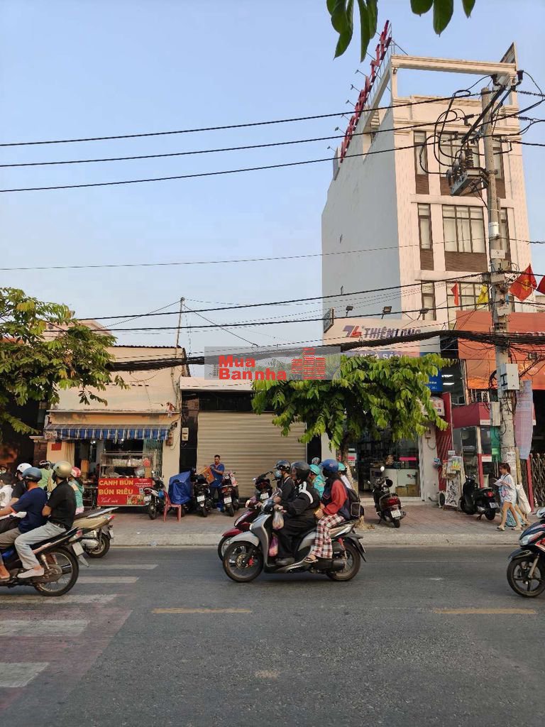 Giảm 2 Tỷ Nhà 4.5M x 23M Mặt Tiền Nguyễn Ảnh Thủ Ngay Ngã Tư Tô Ký