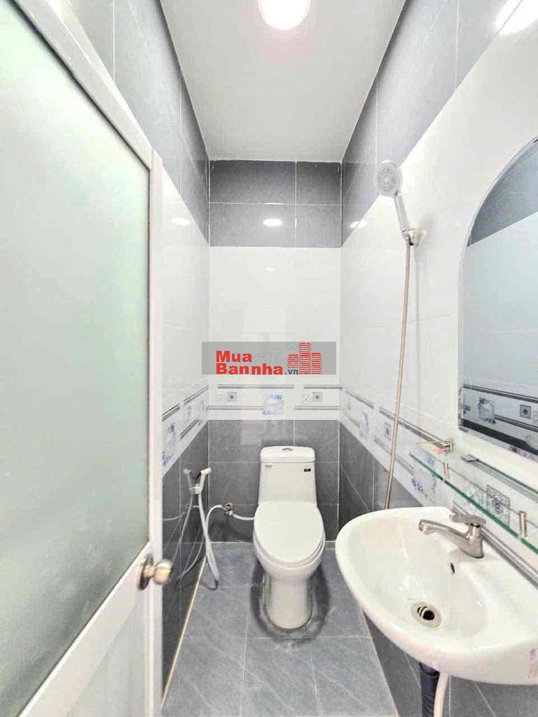 🔥 🔥 🔥 nhà xây mới 100%- 1 LẦU Ở LIỀN , gần chợ với trường học 🔥 🔥 🔥