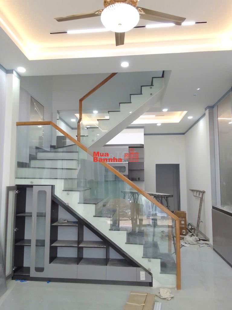 Bán nhà 1 trệt 1 lầu  4.2x14.3 giá 2.8tỷ, biên hòa, hẻm nhựa 5m