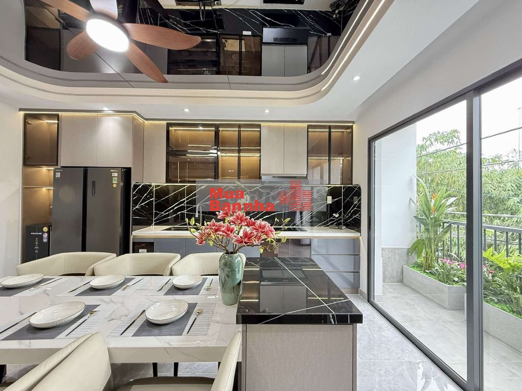 Siêu Phẩm 4,5m x 16m. 4 Tầng 1/ Hẻm nhựa 7M Lê Thị Riêng