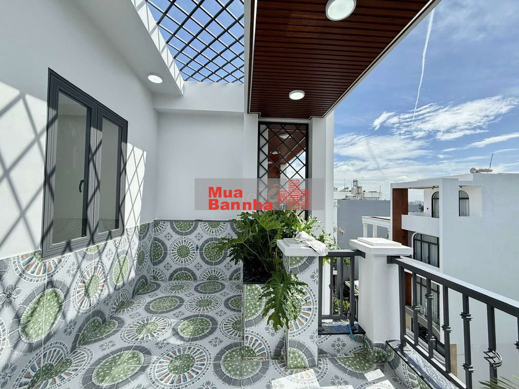 Siêu Phẩm Ngang 4,5m Xây 4 Tầng Thang Máy Hẻm 13m Khu VIP Lê Thị Riêng
