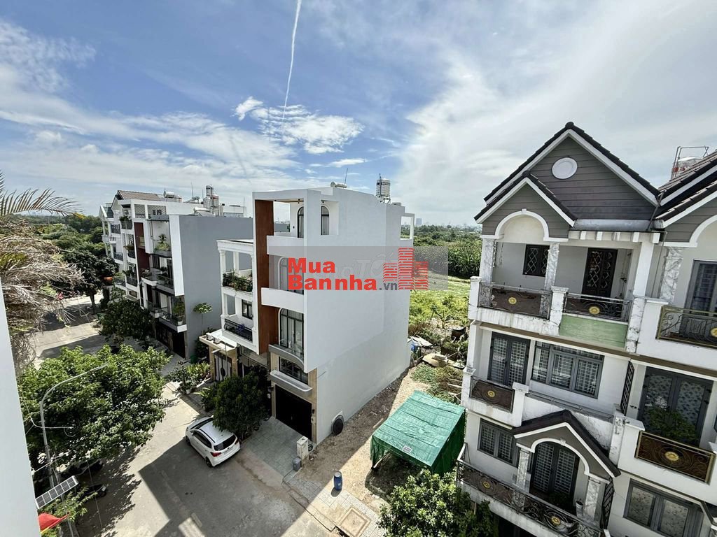 Siêu Phẩm Ngang 4,5m Xây 4 Tầng Thang Máy Hẻm 13m Khu VIP Lê Thị Riêng